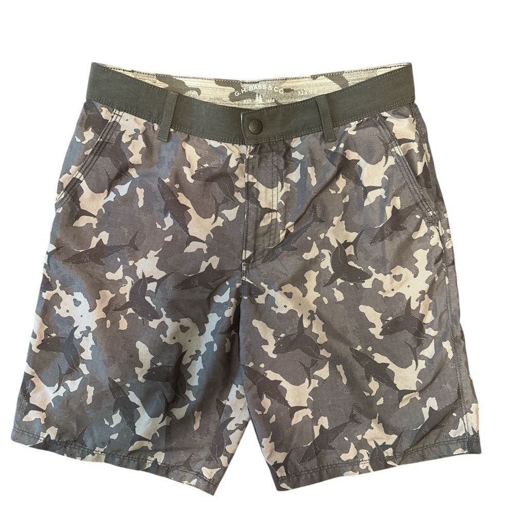 GH Bass & Co Explorer Men’s shorts size 32‎ Shark camo